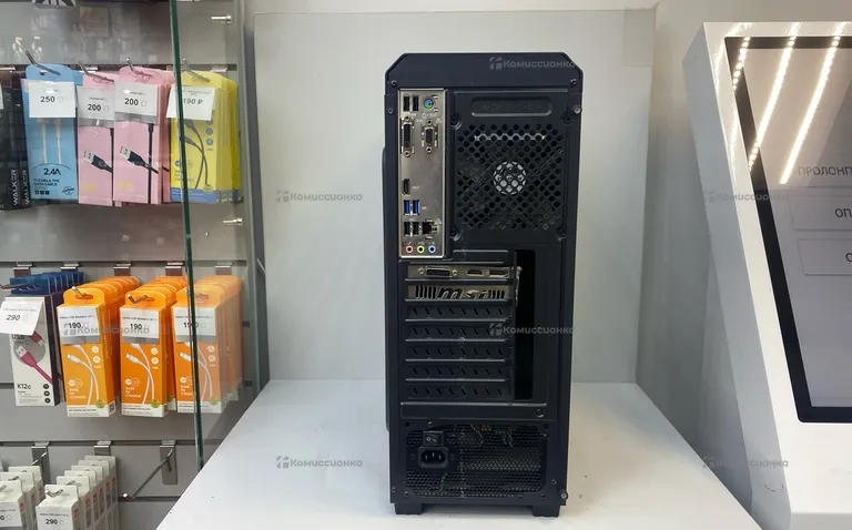 Системный блок msi чёрного цвета