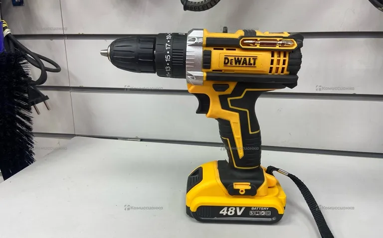 Шуруповёрт DeWalt (реплика)