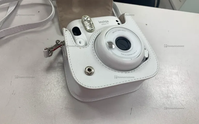 Фотоаппарат Instax mini 11