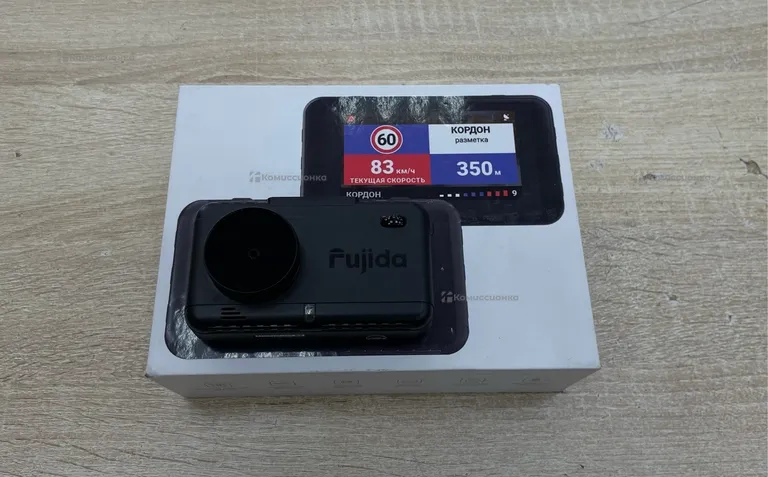 Видеорегистратор Fujida Karma Pro S