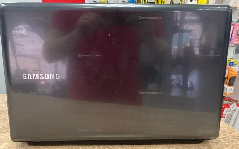 Ноутбук  samsung NP335V5C