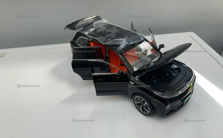 Машинка lixiang l9