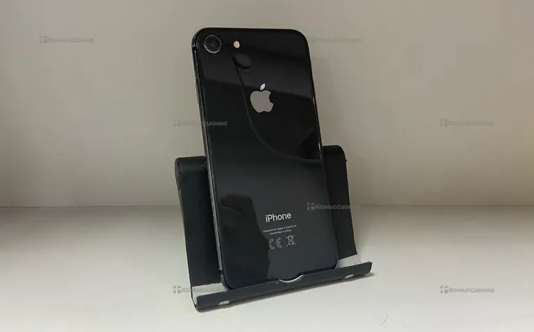 Apple IPhone 8 64 ГБ