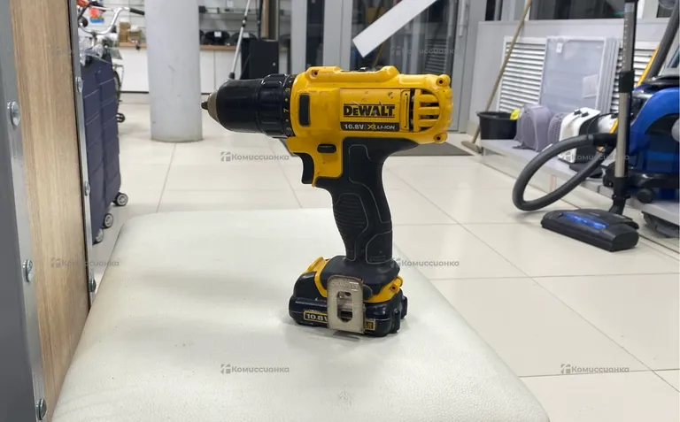 Дрель-Шуруповёрт Dewalt DCD710