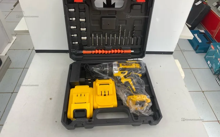 Шуруповёрт DeWalt реплика
