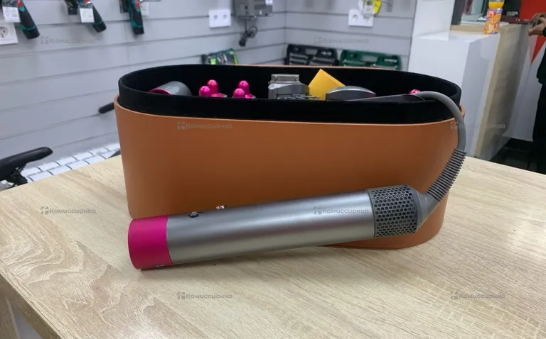 Стайлер Dyson HS01