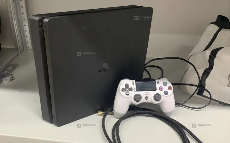 PS4. PlayStation 4 slim 500gb