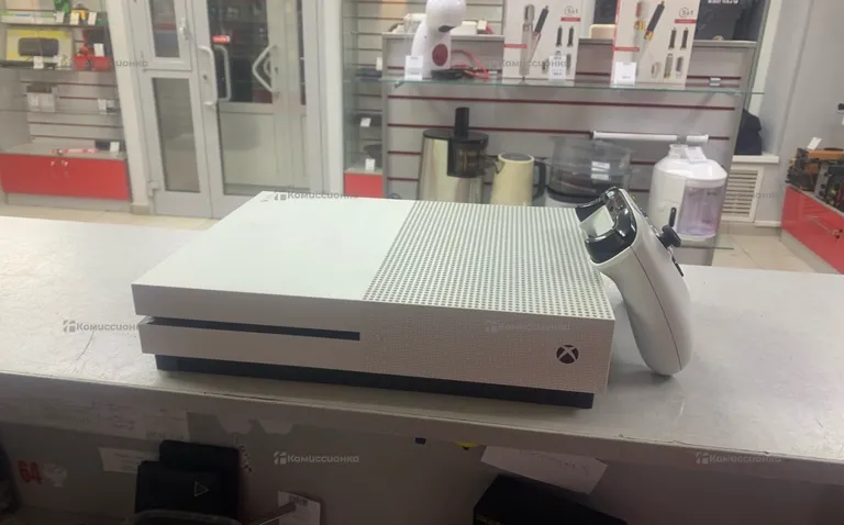 Приставка Xbox Xbox One S 1 TB (с дисководом)