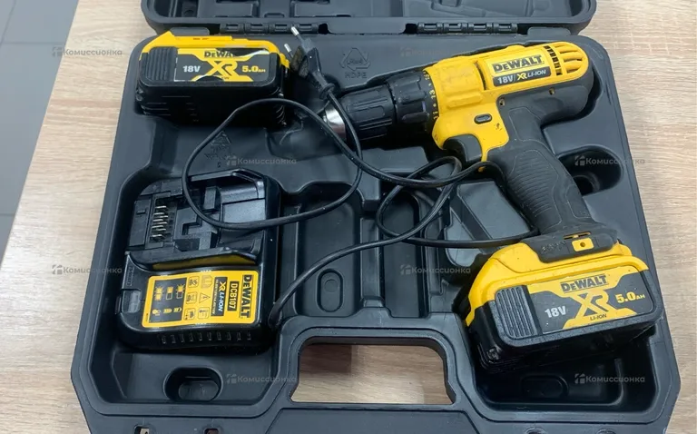шуруповерт DeWalt DCD771-KS (2020г)