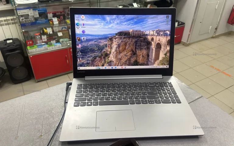 Ноутбук  Lenovo 80xr