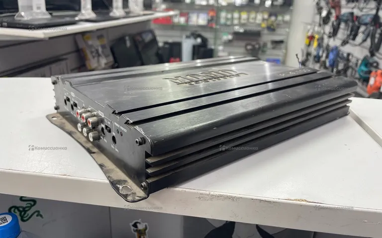Усилитель  MOMO P-4.100