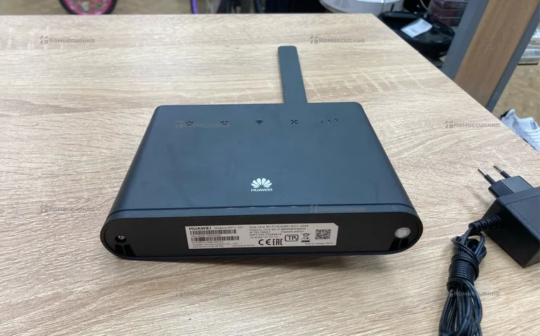 Роутер Huawei b311-221