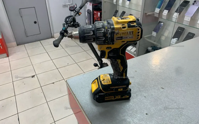 шуруповерт Dewalt DCD793