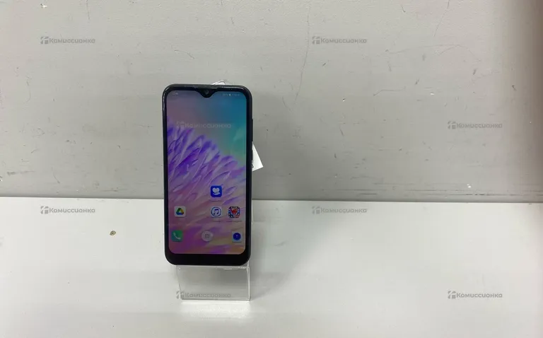 Honor 8S 2/32 ГБ.
