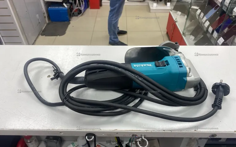 Листовые ножницы по металлу MAKITA JS1602