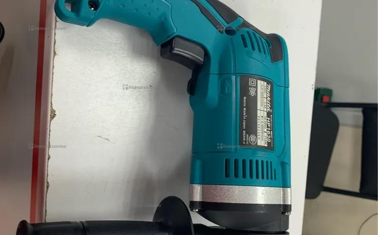 Дрель ударная Makita HP1630 реплика