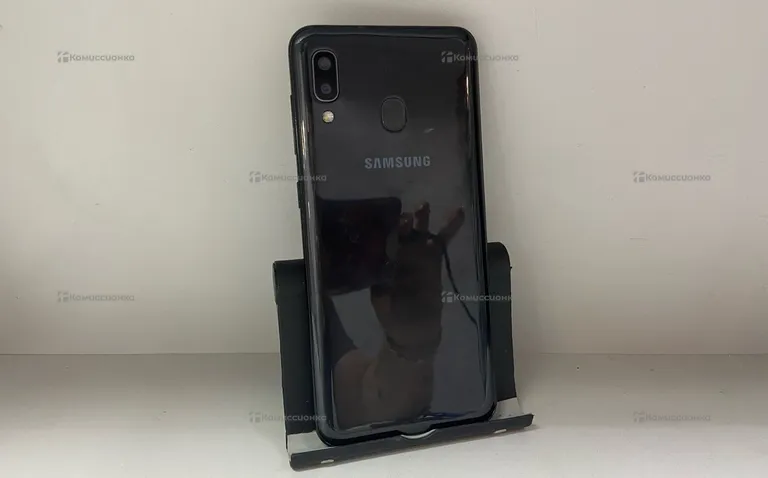 Samsung Galaxy A20 3/32 ГБ.