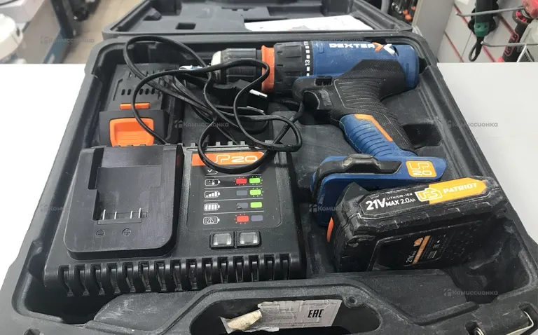 Дрель шуруповёрт Dexter 20VSD2-35RC