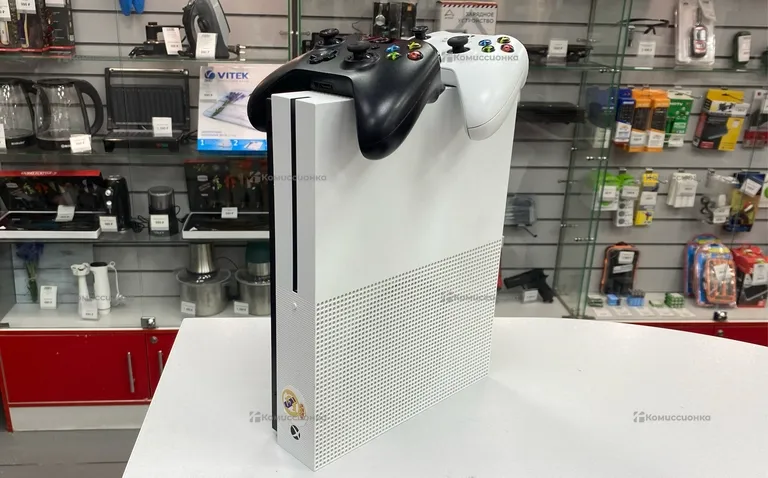 Приставка Xbox One S