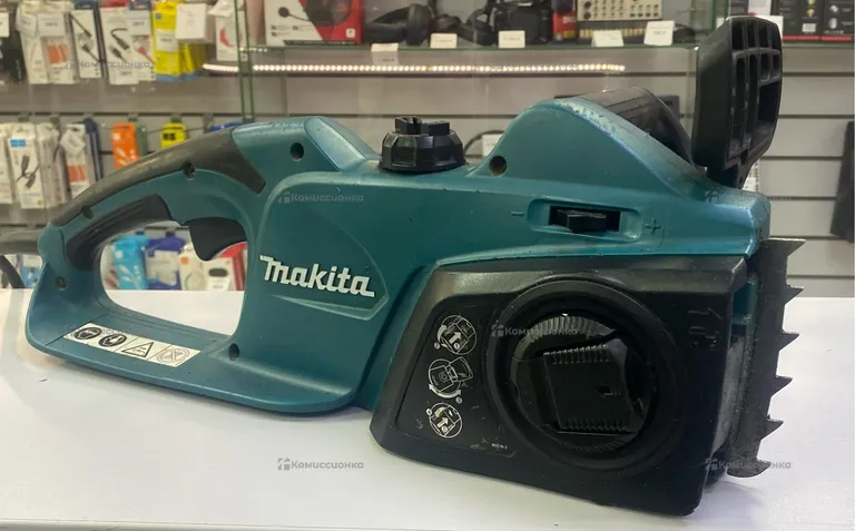 электропила Makita UC3041A