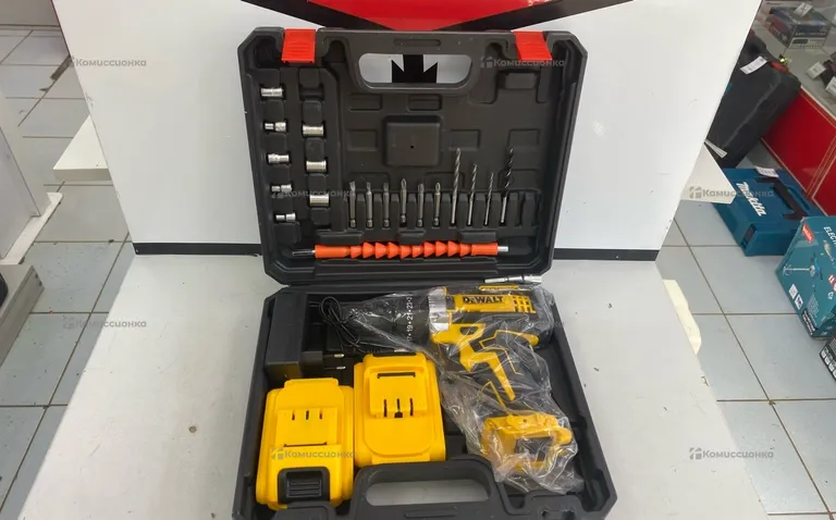 Шуруповёрт DeWalt (реплика)