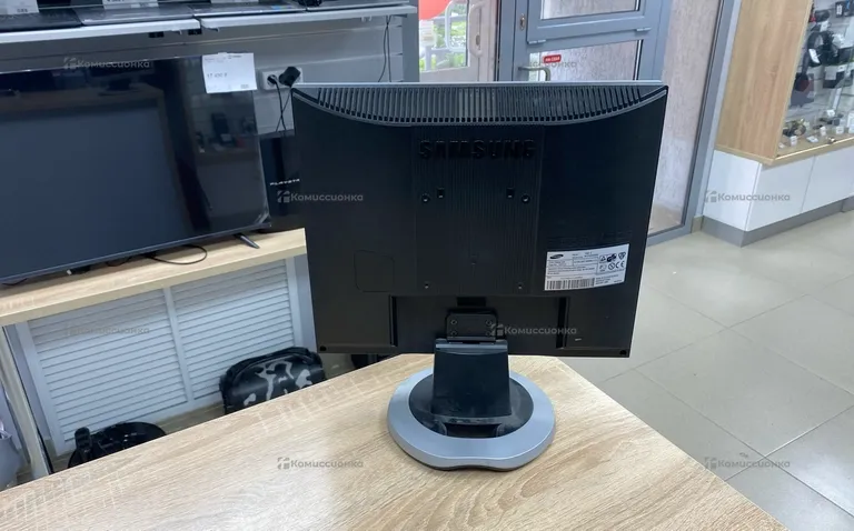 Монитор Samsung SyncMaster 710N