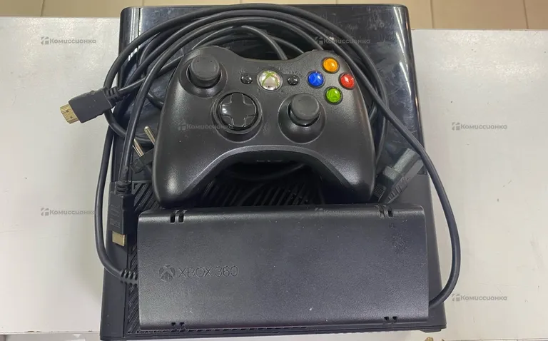 Приставка Xbox 360 E 500GB