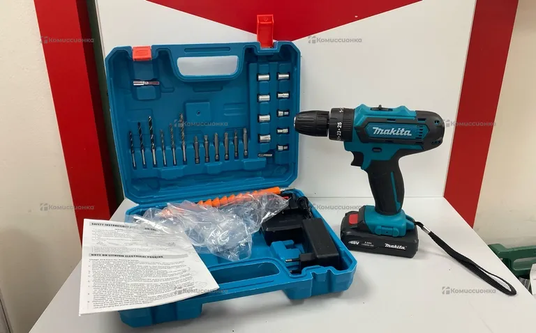 Шуруповерт Makita .