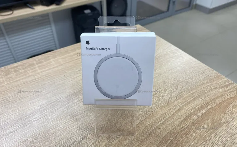 Беспроводное зарядное устройство Apple MagSafe Ch