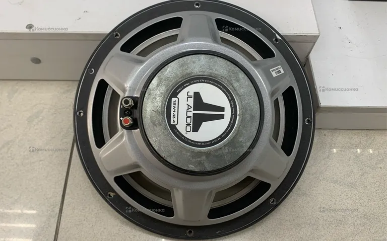 Сабвуфер  Jl audio