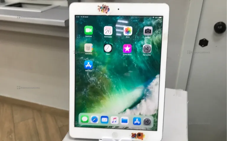 Планшет Apple iPad Air 16гб