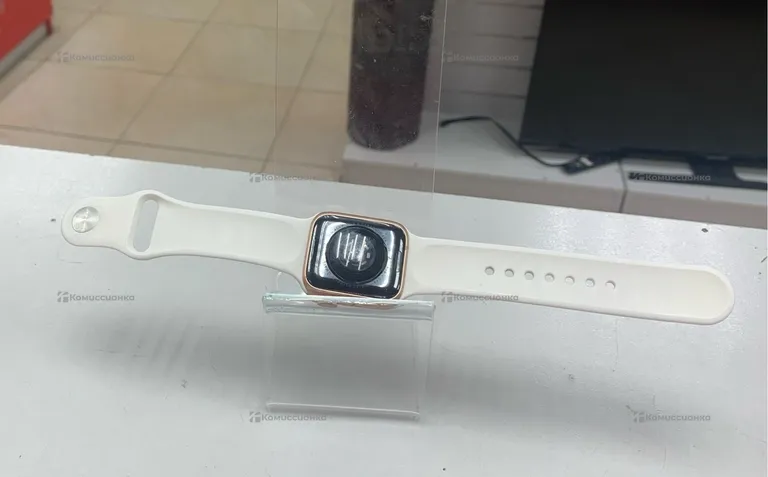 Часы  apple watche se 2 40mm