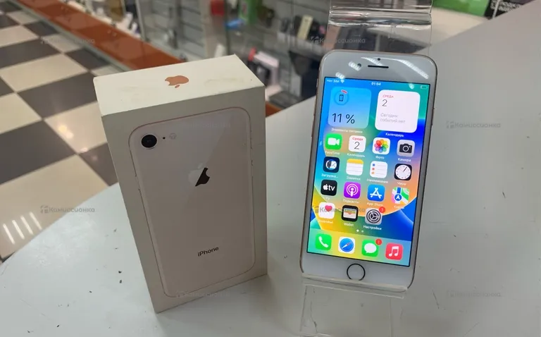 Apple iPhone 8 64 ГБ.