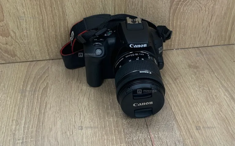 Зеркальный фотоаппарат CANON EOS 250D