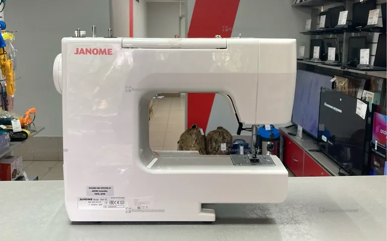 Швейная машина janome