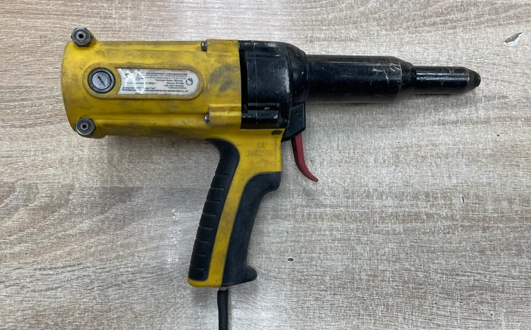 Заклепочник Absolut skytools  SK1006