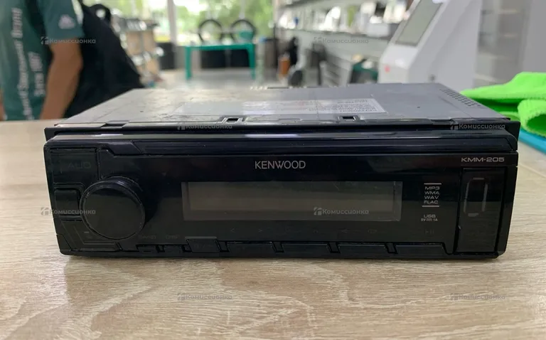 Автомагнитола  Kenwood KMM-205