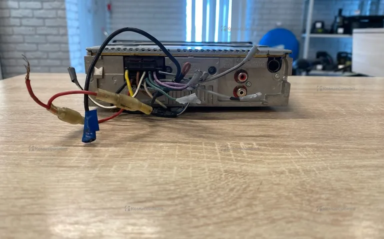 Автомагнитола  Sony cdx-A250EE