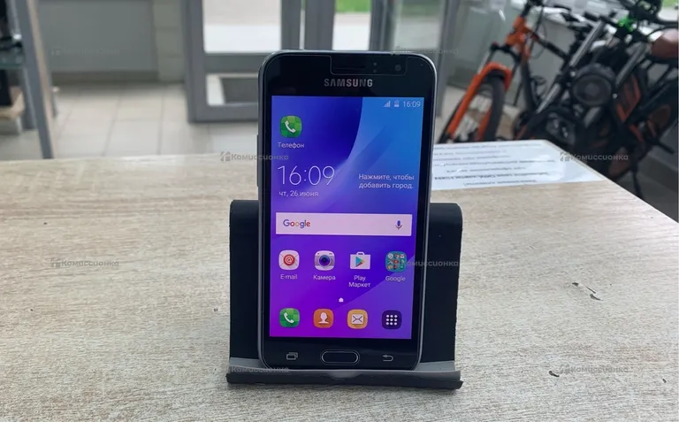 Samsung Samsung Galaxy J1(2016)