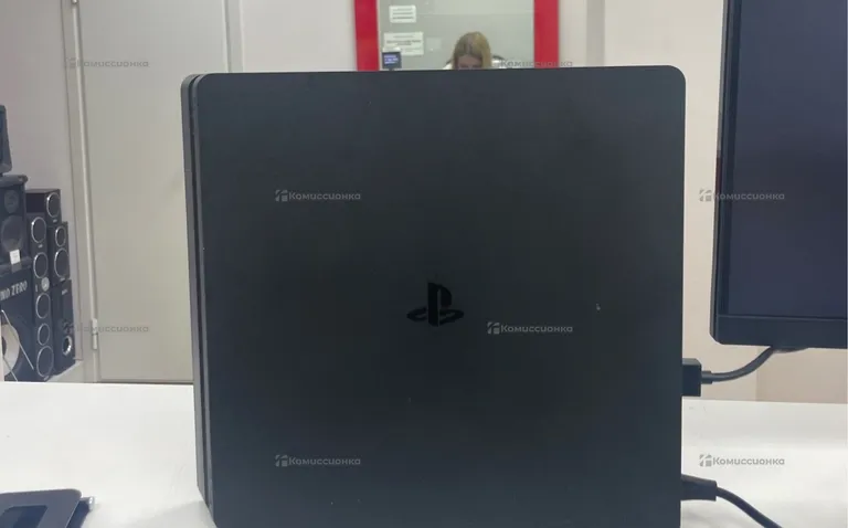 Приставка PS4. slim 1tb