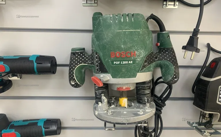 Фрезер Bosch POF 1200 AE
