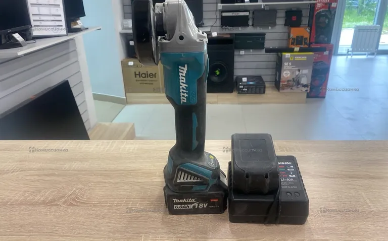 Ушм Акамуляторная  Makita реп MT1205