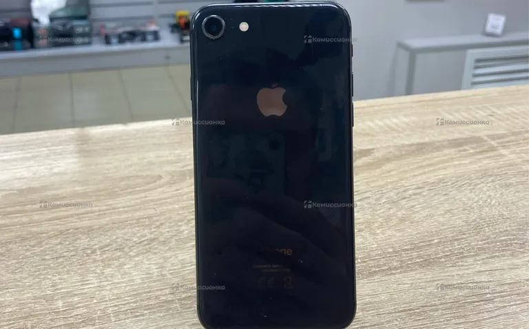 Apple IPhone 8 64 ГБ