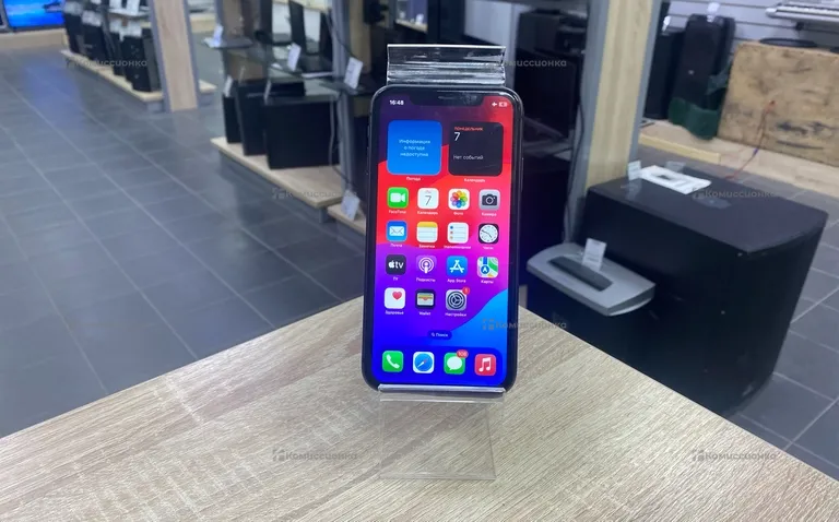 Apple IPhone 11 64Gb