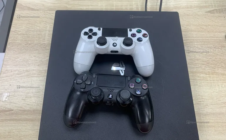 Приставка PS4. ps4 1t
