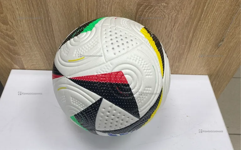 Футбольный мяч euro 2024