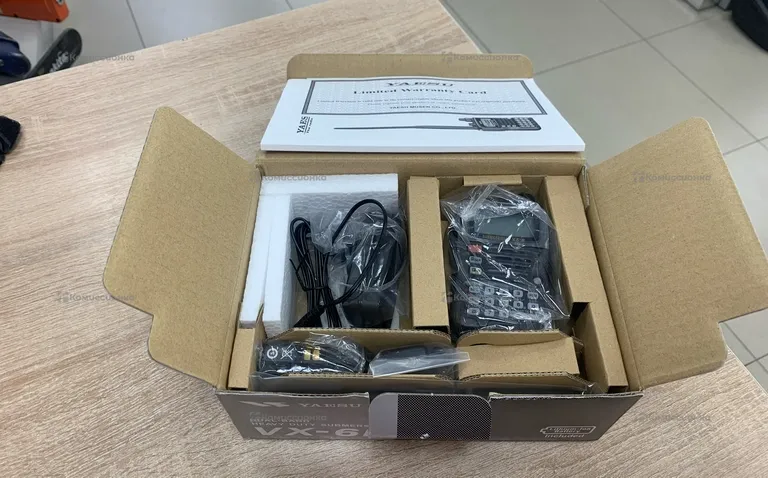 Рация Yaesu VX-6R