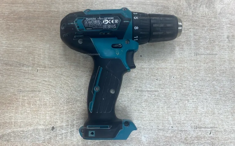 Дрель-Шуруповерт Makita DF333D