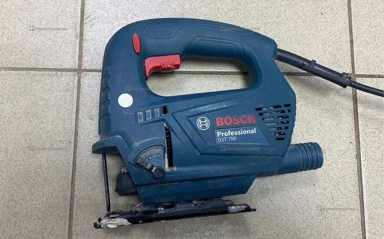 Электрический лобзик Bosch GST 700