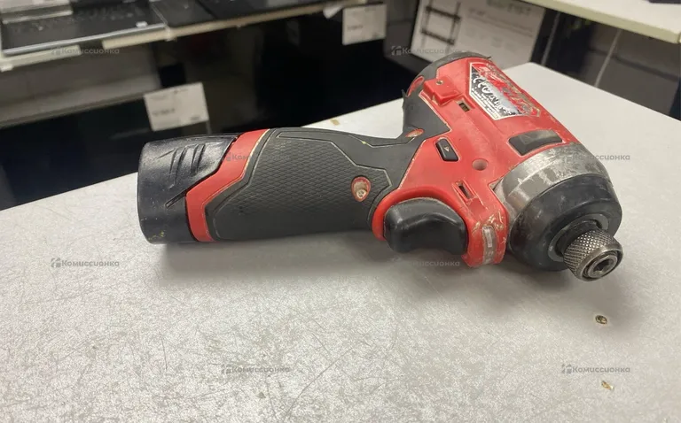 Винтоверт Milwaukee M12 FID
